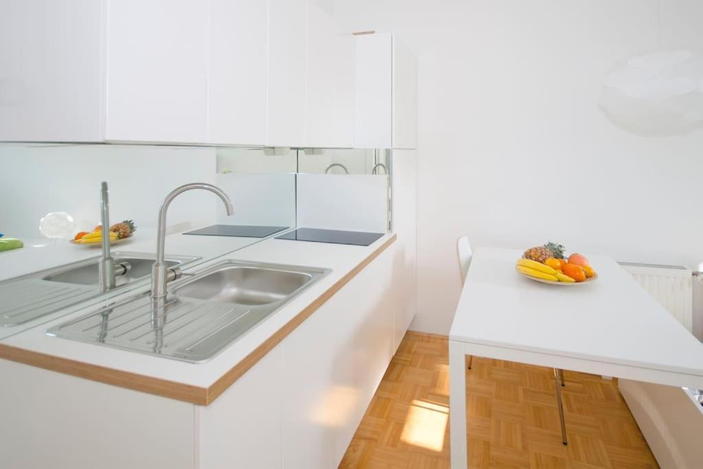 The Cute, Sunny Apartment In The Center +P Ljubljana Exterior foto